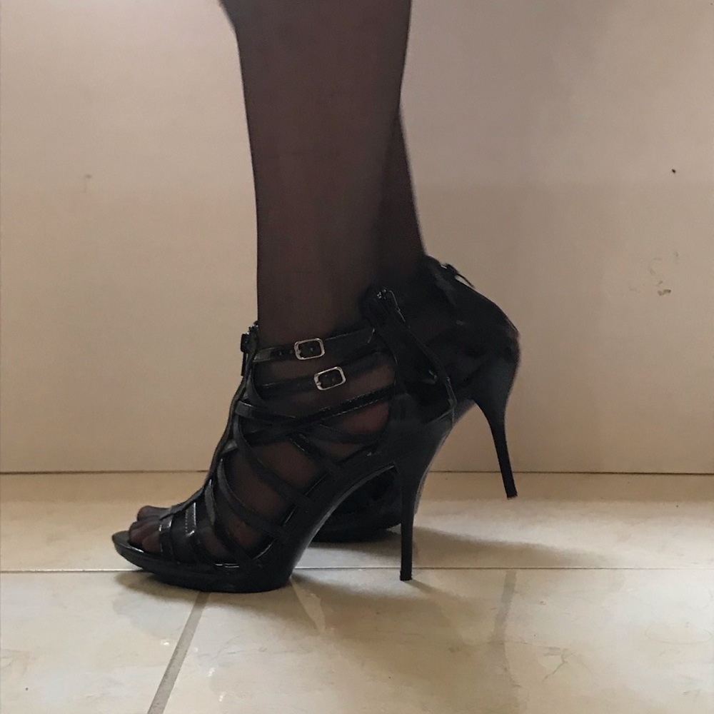 Marichi mani heels
